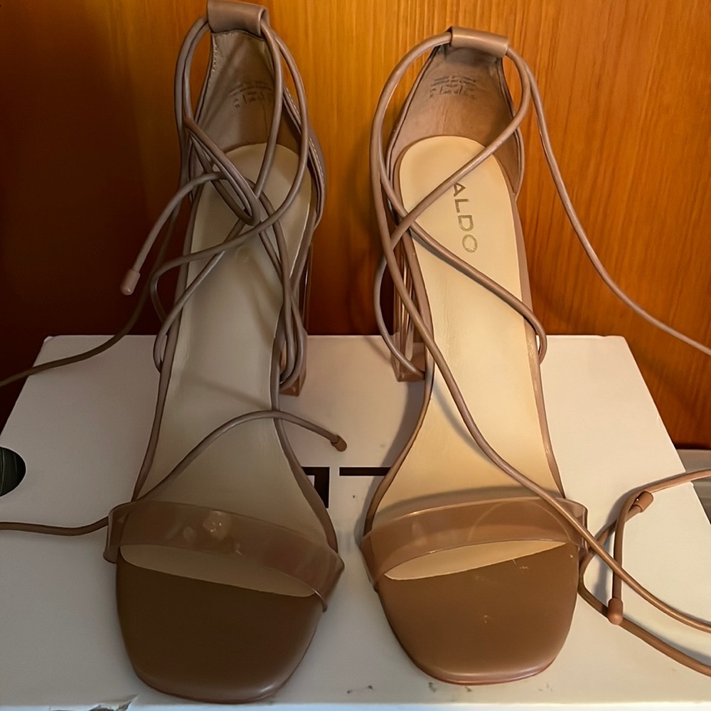 Onardonia Heels